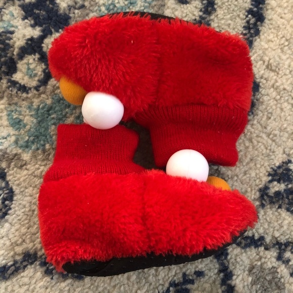 ❤️ 4/$20 Unisex Baby Elmo Slippers - Picture 3 of 3